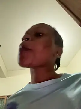 Boneca25 online show from May 2026 04:26:01 PM