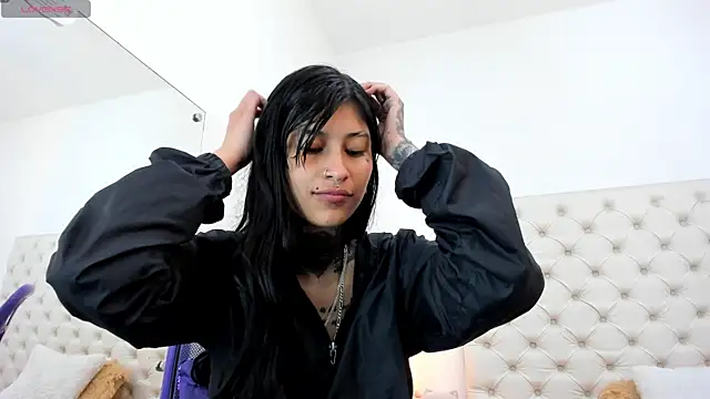 Snapshot of esmeralda06 chatting on July 2026 03:03:02 PM esmeralda06 online show from July 2026 03:03:02 PM