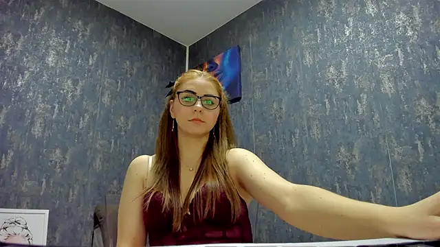 Snapshot of Thea_Lyss chatting on January 2025 08:28:01 PM Thea Lyss online show from January 2025 08:28:01 PM