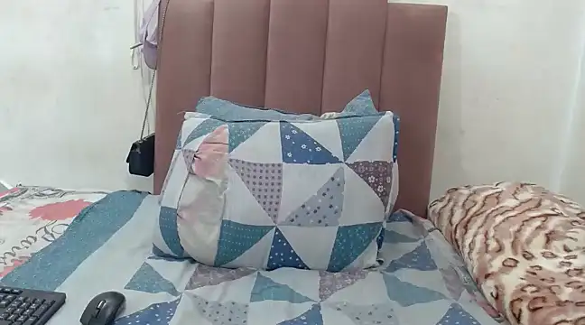 SexyLuna25 online show from March 2025 05:39:02 PM