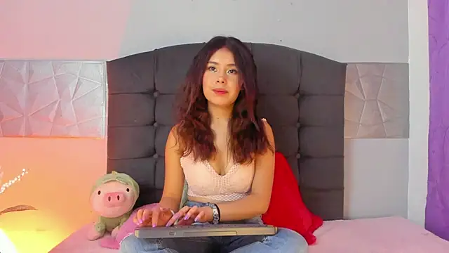 Snapshot of Alice_evans_lov chatting on February 2025 05:14:02 AM Alice evans lov online show from February 2025 05:14:02 AM