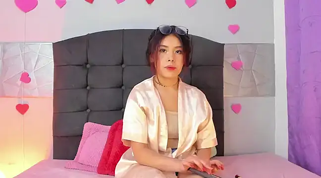 Snapshot of Alice_evans_lov chatting on February 2025 03:28:02 PM Alice evans lov online show from February 2025 03:28:02 PM