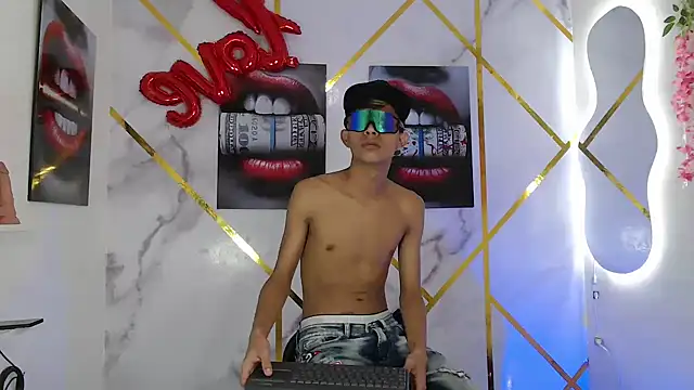 Snapshot of KING_STYLE2 chatting on March 2025 05:52:01 PM KING STYLE2 online show from March 2025 05:52:01 PM