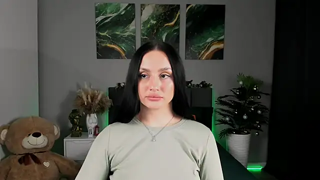 Snapshot of EmiliaBeynard chatting on January 2025 04:35:01 PM EmiliaBeynard online show from January 2025 04:35:01 PM