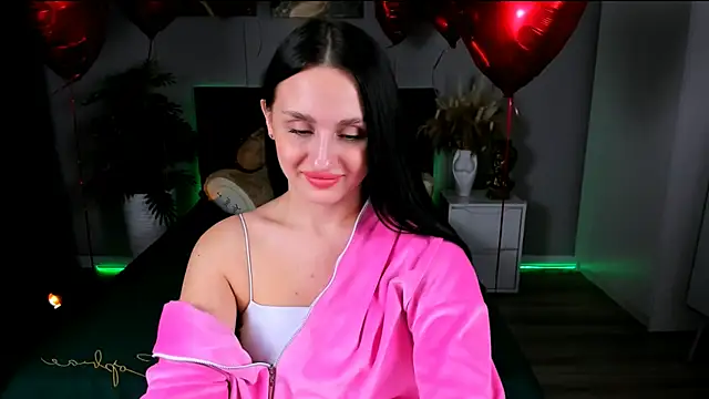 Snapshot of EmiliaBeynard chatting on February 2025 01:32:01 PM EmiliaBeynard online show from February 2025 01:32:01 PM