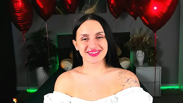 Snapshot of EmiliaBeynard chatting on February 2025 01:28:02 PM EmiliaBeynard online show from February 2025 01:28:02 PM