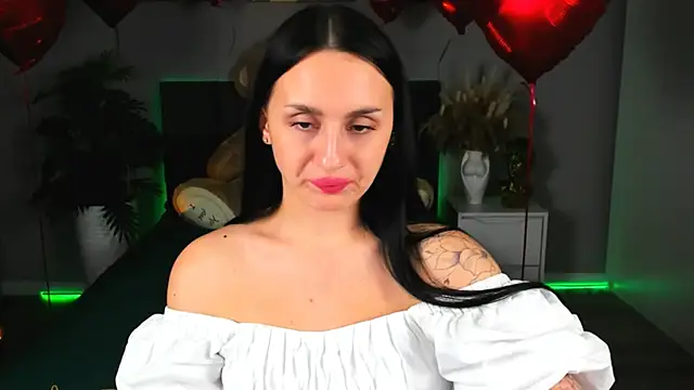 Snapshot of EmiliaBeynard chatting on February 2025 05:04:01 PM EmiliaBeynard online show from February 2025 05:04:01 PM