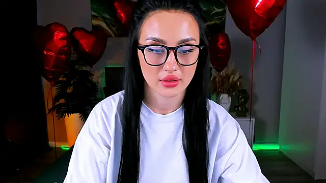 Snapshot of EmiliaBeynard chatting on March 2025 01:54:01 PM EmiliaBeynard online show from March 2025 01:54:01 PM