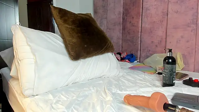 Annita001 online show from January 2026 06:33:02 PM