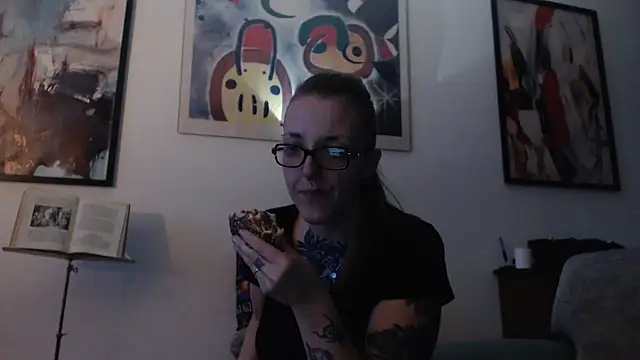 Snapshot of Astrid-Gilbert chatting on February 2025 09:00:01 PM Astrid-Gilbert online show from February 2025 09:00:01 PM