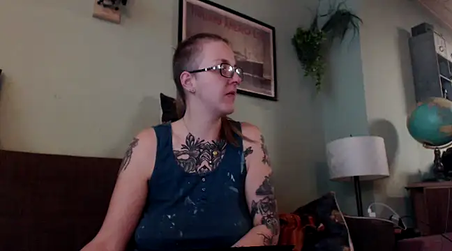 Snapshot of Astrid-Gilbert chatting on March 2025 05:58:02 PM Astrid-Gilbert online show from March 2025 05:58:02 PM