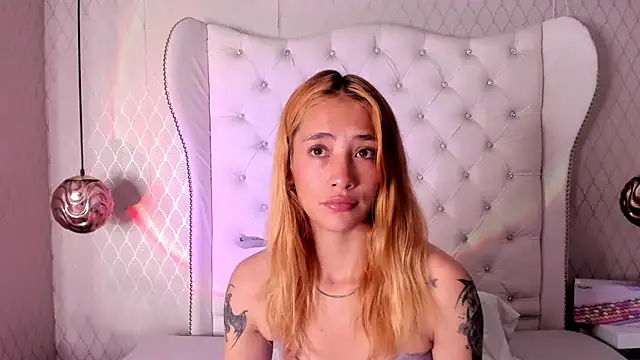 zoe taylorr1 online show from March 2025 04:10:01 AM