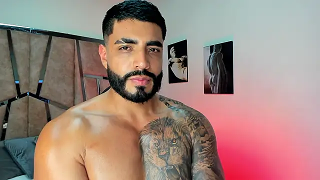 LeandroRusso online show from February 2025 10:37:01 PM