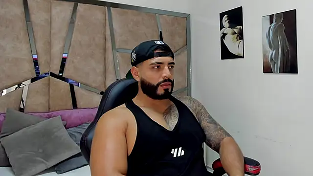 LeandroRusso online show from March 2025 07:49:02 PM