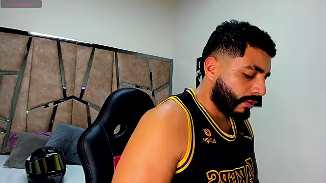 LeandroRusso online show from March 2025 03:57:01 AM