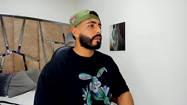 LeandroRusso online show from March 2025 09:24:01 PM