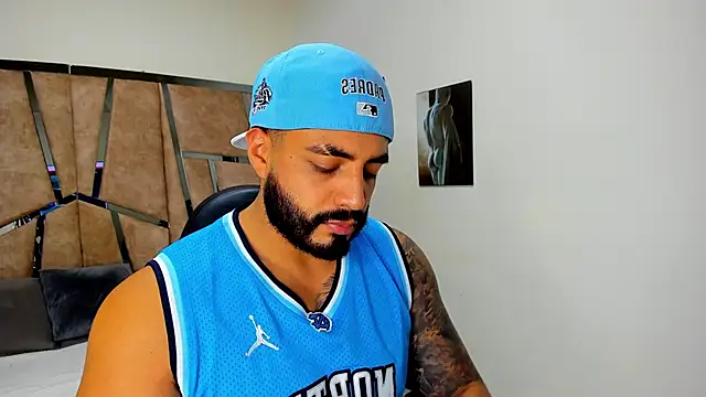 LeandroRusso online show from March 2025 11:49:01 PM