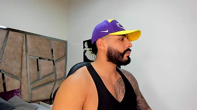 LeandroRusso online show from March 2025 08:10:02 PM