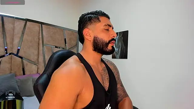 LeandroRusso online show from March 2025 08:48:02 PM