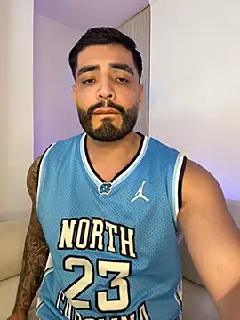 LeandroRusso online show from October 2025 06:15:02 PM