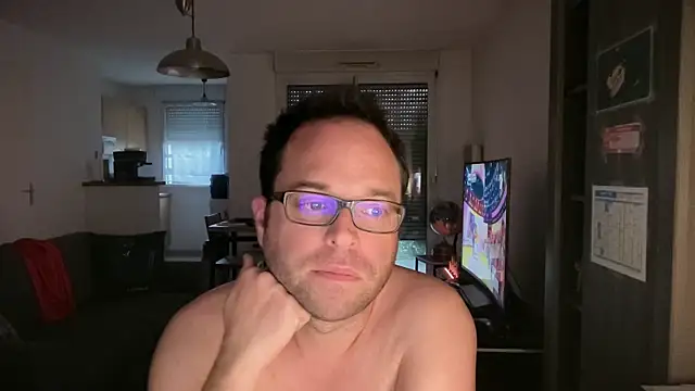 Funnyjul31 online show from March 2026 06:03:02 PM