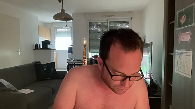 Funnyjul31 online show from April 2026 04:41:01 PM