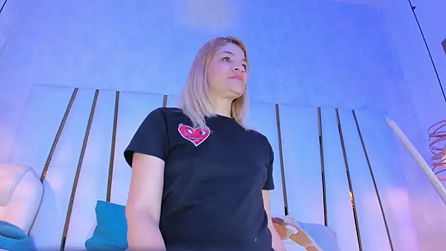 Snapshot of violet_gray_ chatting on January 2026 11:26:01 AM violet gray online show from January 2026 11:26:01 AM