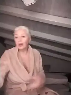 divinaerotica online show from March 2025 06:00:01 PM