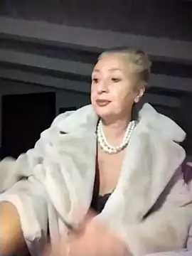 divinaerotica online show from January 2026 04:09:01 PM