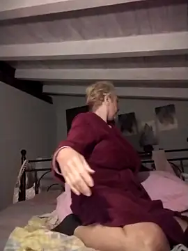 divinaerotica online show from April 2026 08:09:02 PM