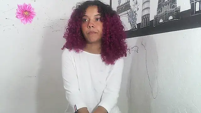 Snapshot of Lola-Pretty chatting on March 2025 11:51:02 AM Lola-Pretty online show from March 2025 11:51:02 AM