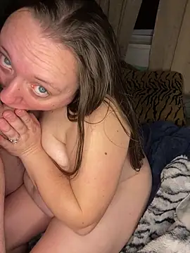 Snapshot of JuicyLuciee chatting on February 2025 06:45:01 AM JuicyLuciee online show from February 2025 06:45:01 AM