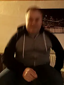 Snapshot of Pourleplasirs chatting on January 2025 12:18:01 AM Pourleplasirs online show from January 2025 12:18:01 AM