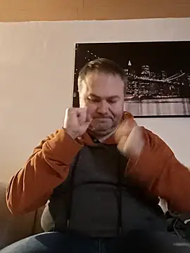 Snapshot of Pourleplasirs chatting on February 2025 10:32:01 PM Pourleplasirs online show from February 2025 10:32:01 PM