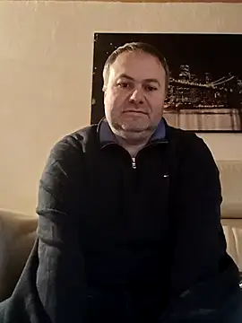 Snapshot of Pourleplasirs chatting on February 2025 10:43:01 PM Pourleplasirs online show from February 2025 10:43:01 PM