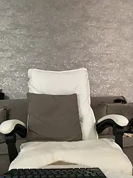 LillySquirtShot online show from April 2026 11:21:03 PM