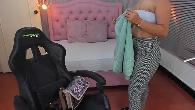 Hadley  online show from January 2025 09:59:01 AM