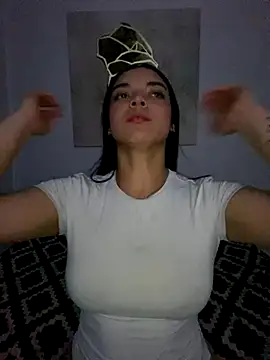Snapshot of eileensophi chatting on September 2025 02:24:01 AM eileensophi online show from September 2025 02:24:01 AM