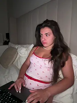 Snapshot of cute_carly_ chatting on May 2026 09:35:02 PM cute carly online show from May 2026 09:35:02 PM