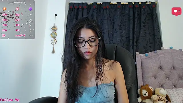 ellajonz online show from November 2025 01:39:01 AM