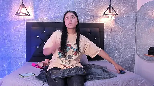 Snapshot of emberhodson chatting on September 2025 10:40:01 AM emberhodson online show from September 2025 10:40:01 AM