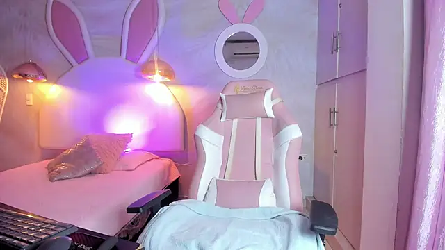 NAUGHTY ALANA  online show from February 2025 01:42:02 PM