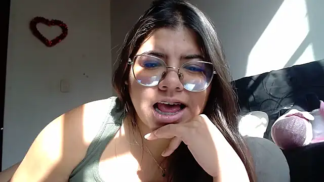 viccky vick online show from October 2025 08:40:02 PM