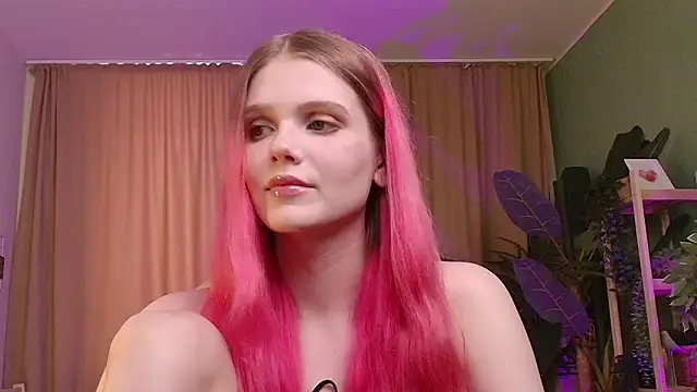 Snapshot of Gretchen_Mol chatting on February 2026 07:34:02 AM Gretchen Mol online show from February 2026 07:34:02 AM