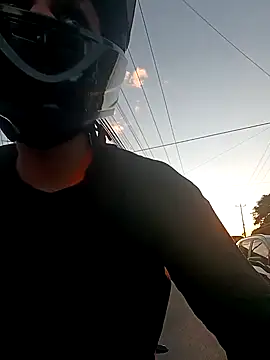 Quemoustro online show from January 2025 11:34:02 PM