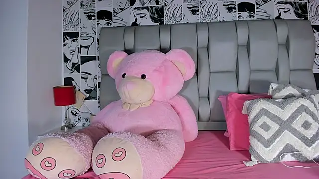 LucyRosse online show from April 2026 11:18:02 AM