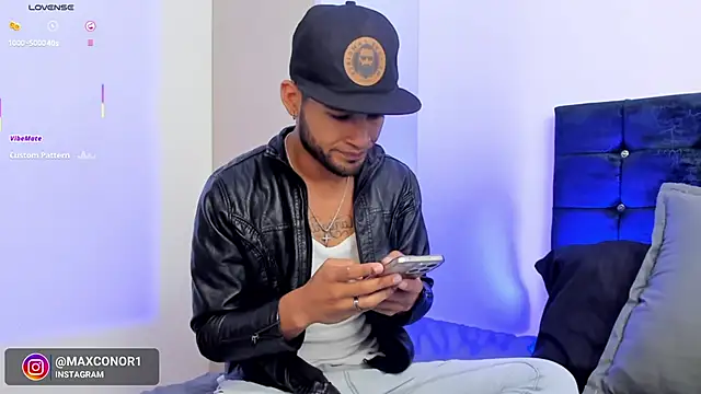 Max Conor1 online show from October 2025 01:51:02 PM