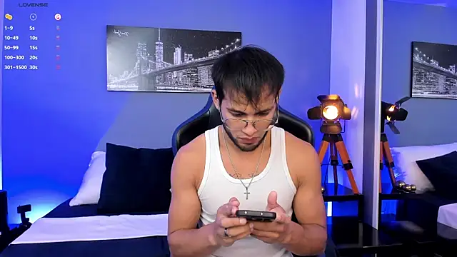 Snapshot of Max_Conor1 chatting on May 2026 11:05:02 AM Max Conor1 online show from May 2026 11:05:02 AM