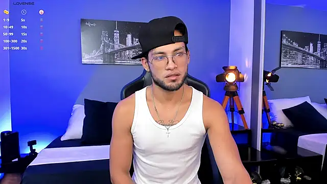 Snapshot of Max_Conor1 chatting on May 2026 11:29:01 AM Max Conor1 online show from May 2026 11:29:01 AM