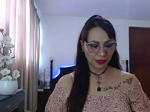 Snapshot of AloLovely_ chatting on April 2026 09:12:02 PM AloLovely online show from April 2026 09:12:02 PM